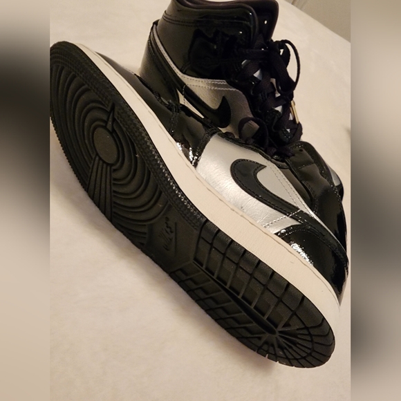 Nike Jordan Black and Silver Sneakers - Picture 4 of 5
